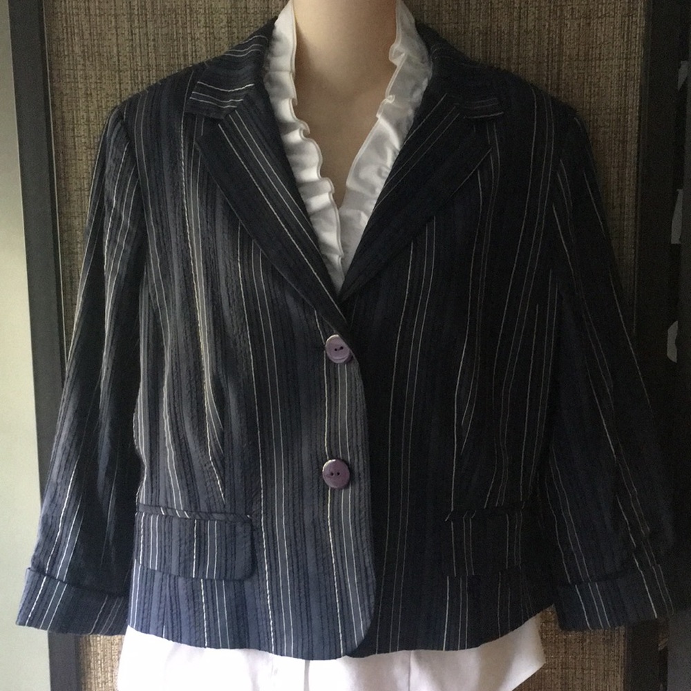 Kenneth Cole Ladies jacket - cute!